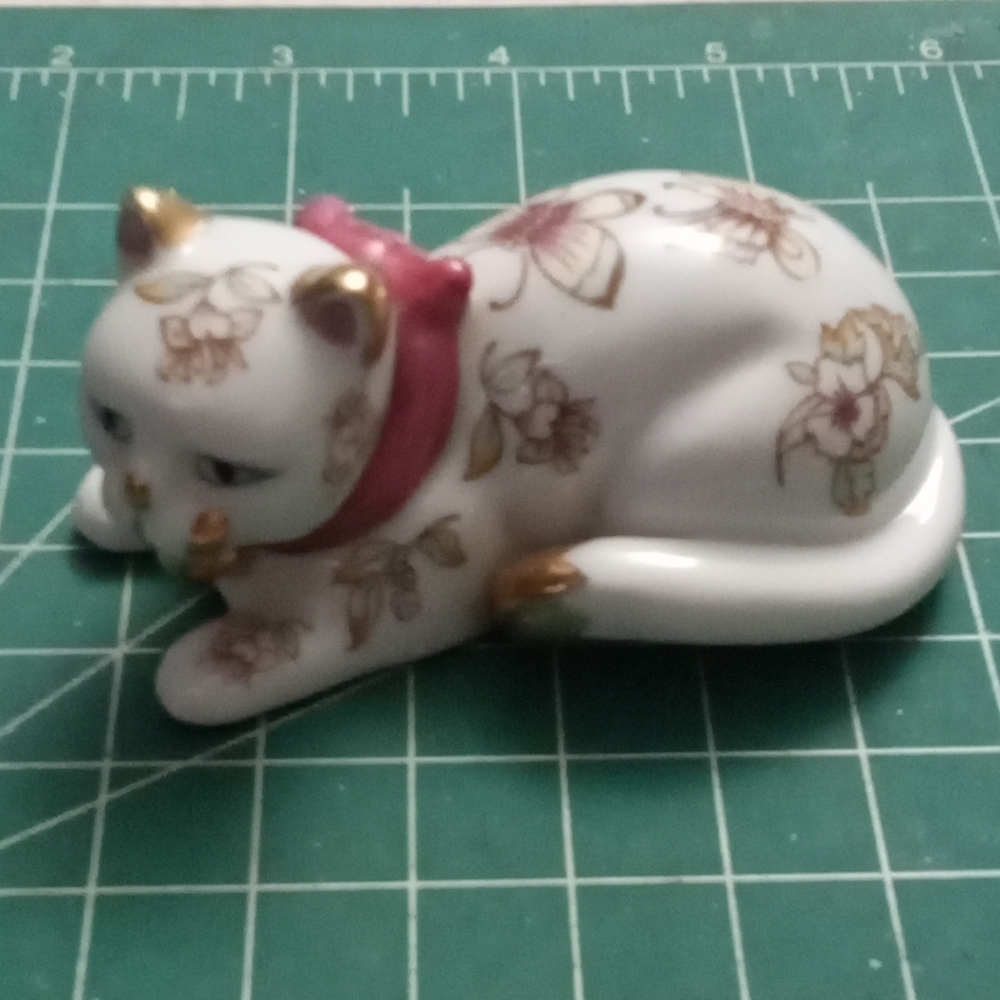 Vintage Floral Porcelian Cat Figurine W Butterflies Franklin Mint 1986 Kitten